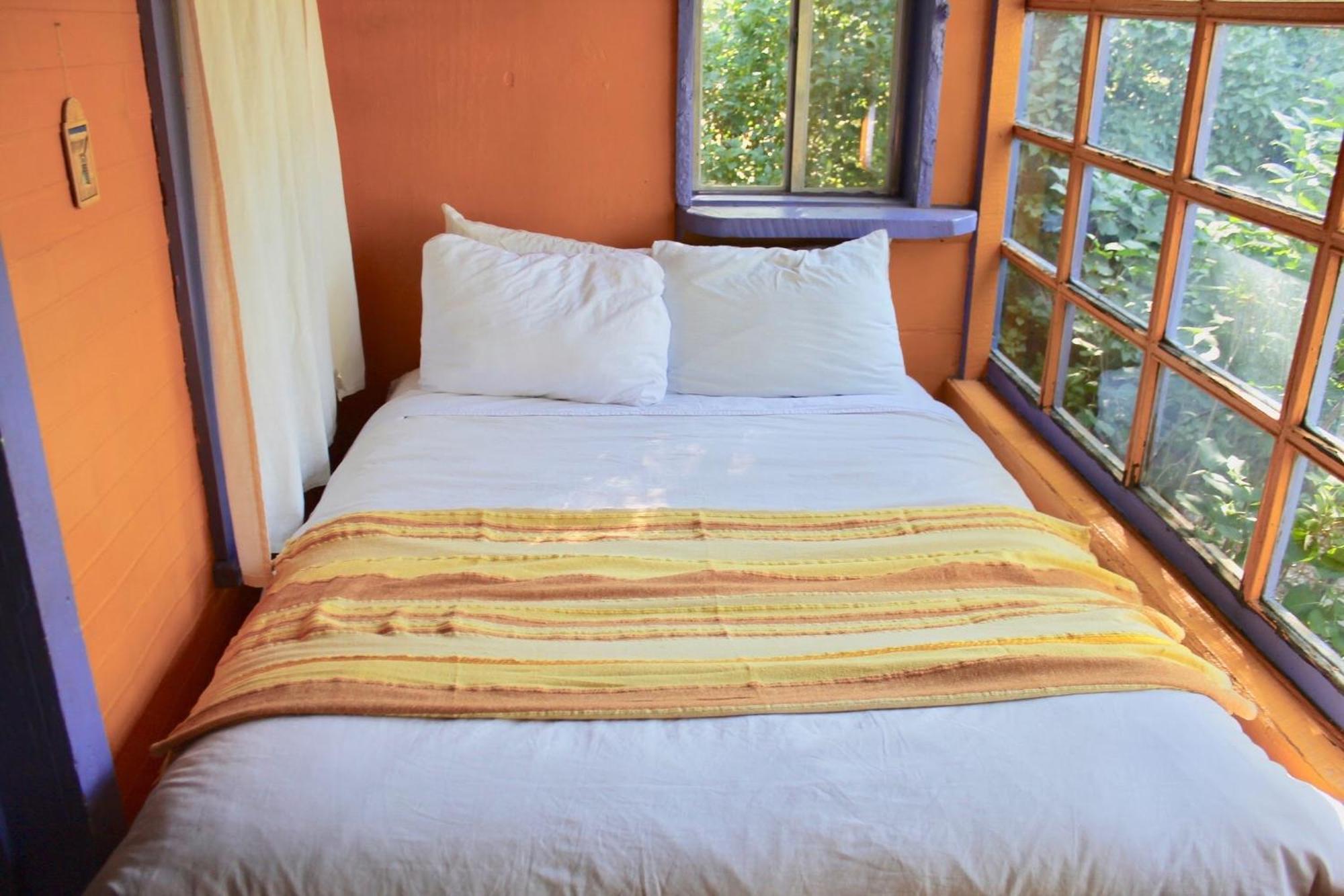 Taos Goji Farm & Eco-Lodge Retreat 아로요 세코 외부 사진
