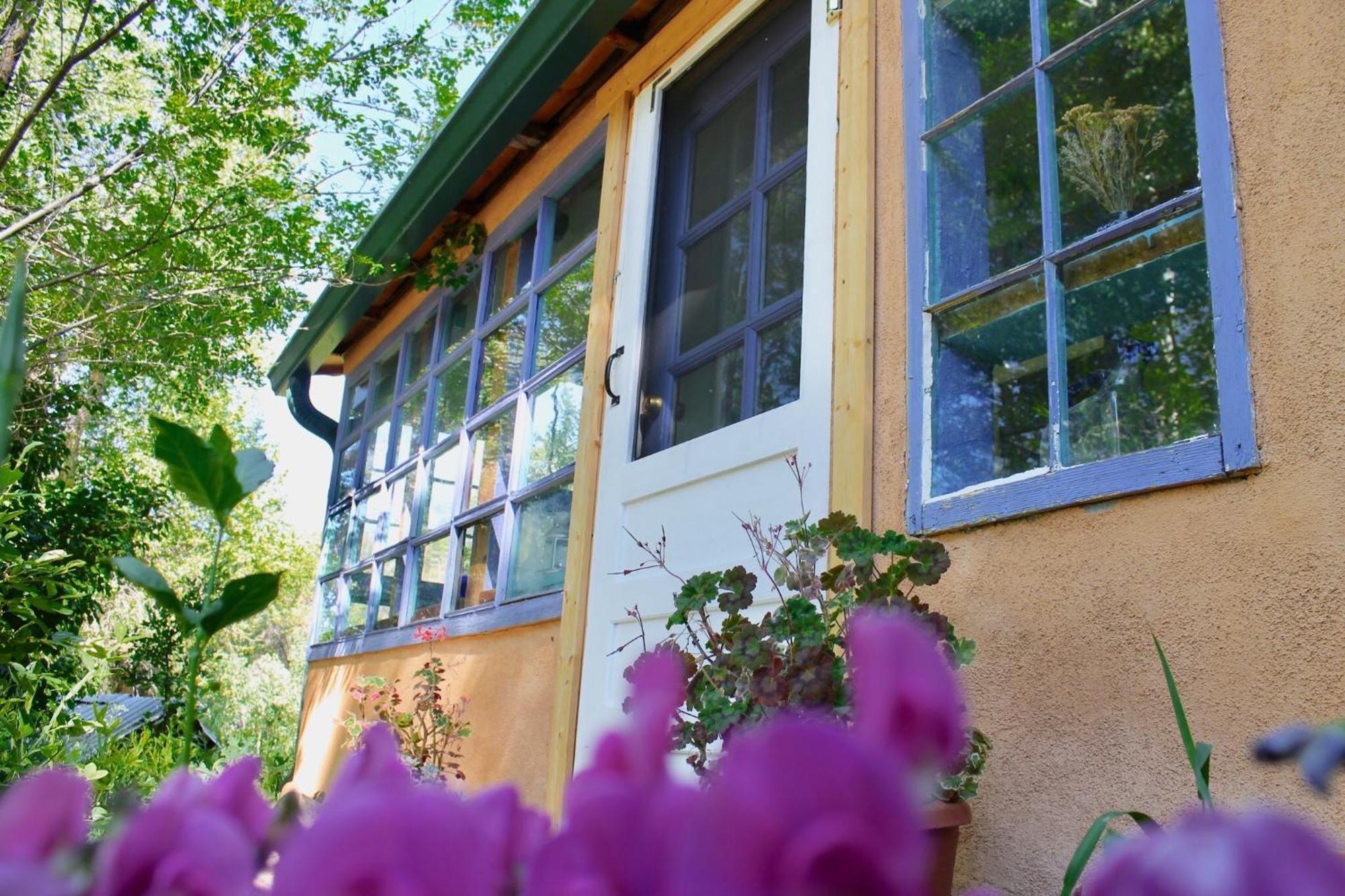 Taos Goji Farm & Eco-Lodge Retreat 아로요 세코 외부 사진