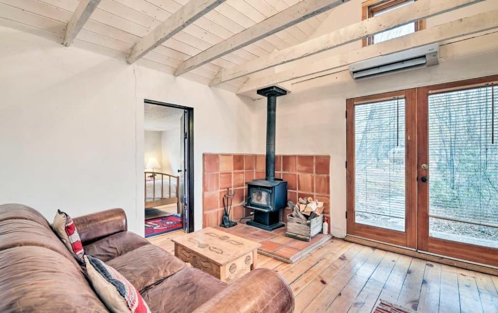 Taos Goji Farm & Eco-Lodge Retreat 아로요 세코 외부 사진