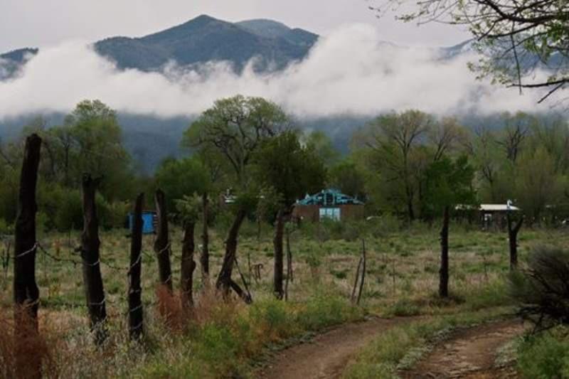 Taos Goji Farm & Eco-Lodge Retreat 아로요 세코 외부 사진