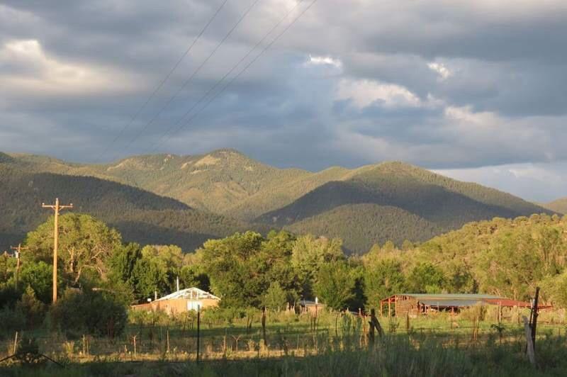 Taos Goji Farm & Eco-Lodge Retreat 아로요 세코 외부 사진