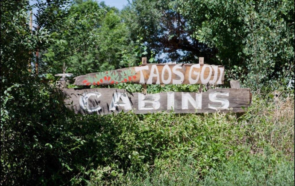 Taos Goji Farm & Eco-Lodge Retreat 아로요 세코 외부 사진