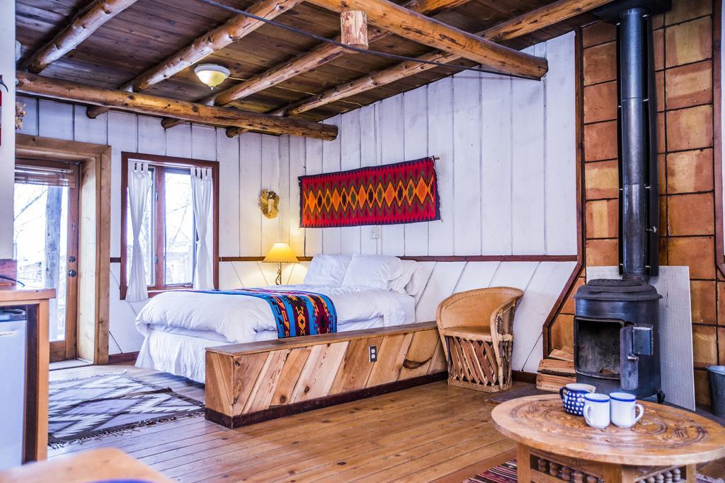 Taos Goji Farm & Eco-Lodge Retreat 아로요 세코 외부 사진