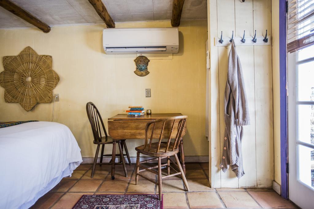 Taos Goji Farm & Eco-Lodge Retreat 아로요 세코 외부 사진
