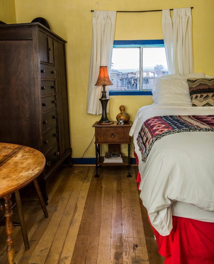 Taos Goji Farm & Eco-Lodge Retreat 아로요 세코 외부 사진