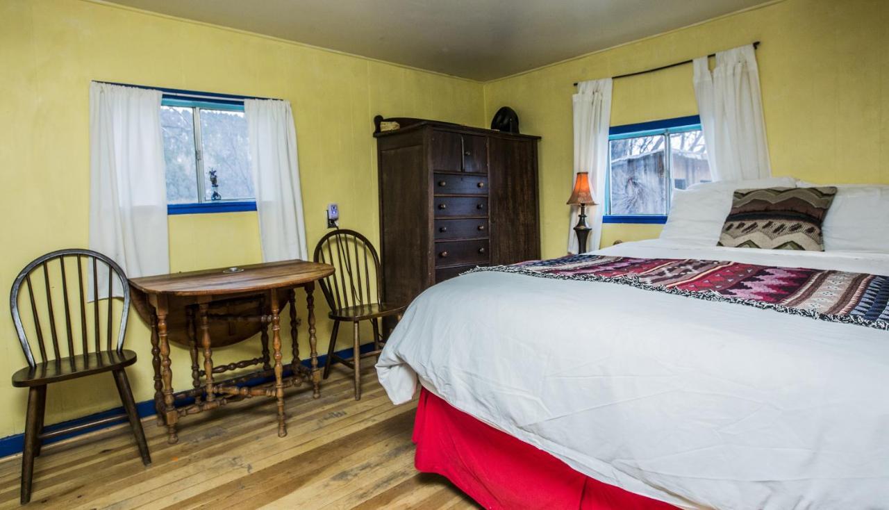 Taos Goji Farm & Eco-Lodge Retreat 아로요 세코 외부 사진